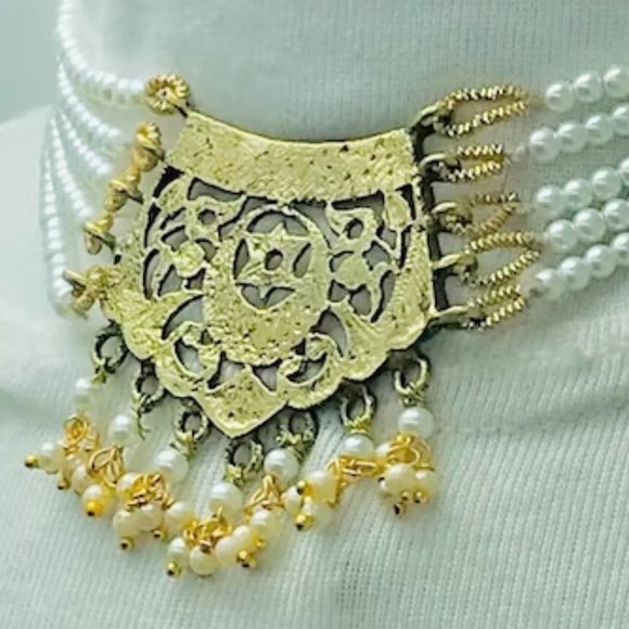 Pearls Beaded Chain Necklace With Big Golden Metal Motif, Handmade Beaded - Picture 5 of 12